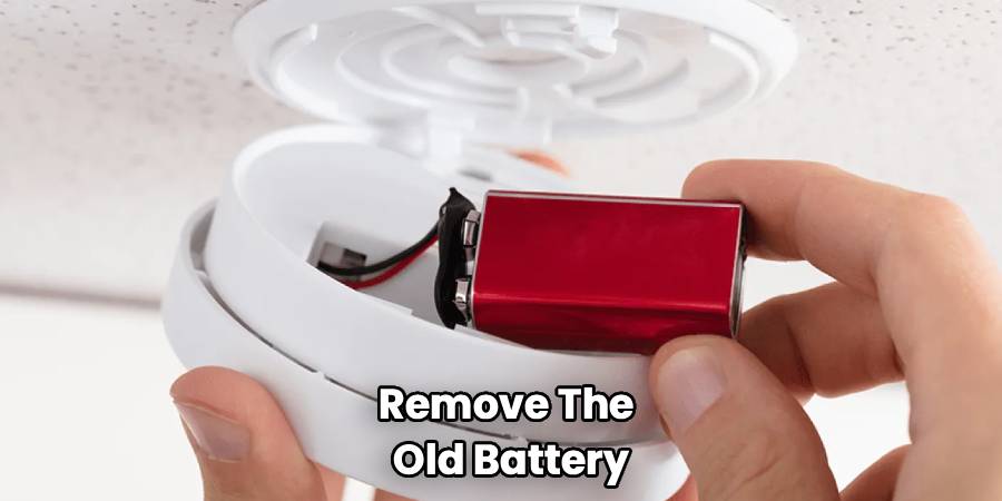 Remove The 
Old Battery