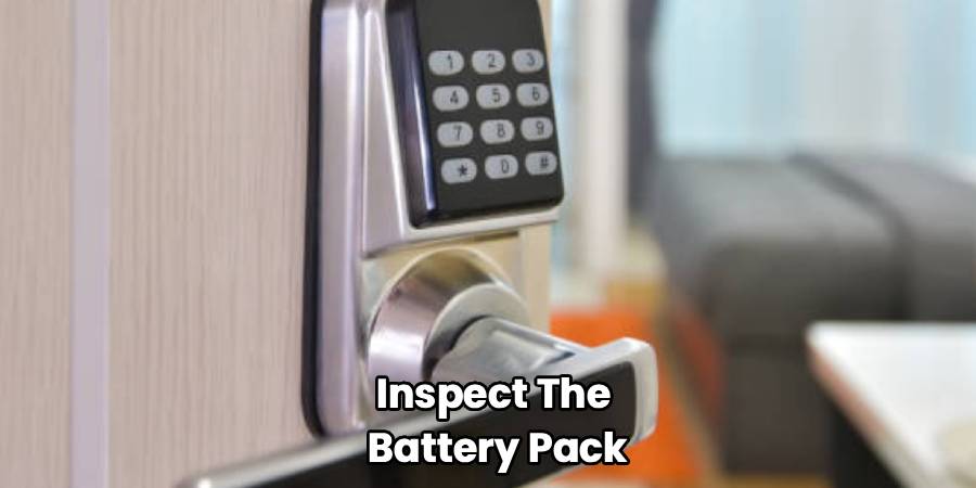 Inspect The 
Battery Pack