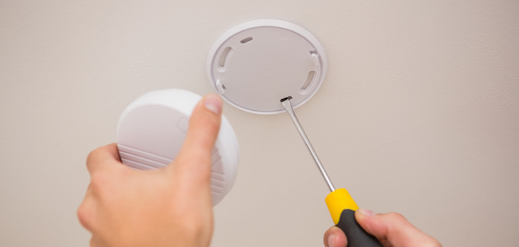 How to Install Smoke Detector Without Drilling