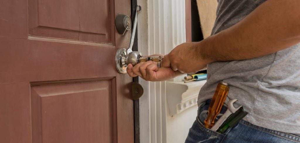 How to Remove a Broken Latch From a Closed Door
